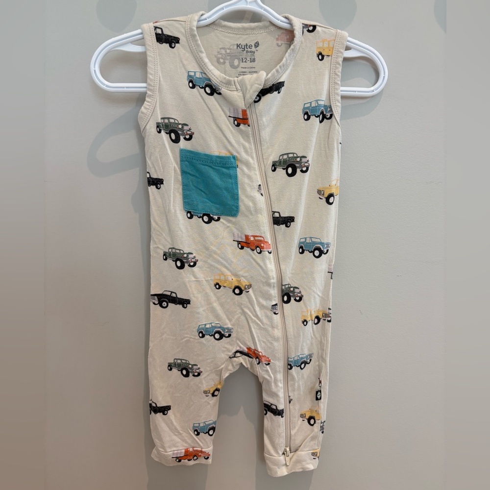Kyte BABY Zippered Sleeveless Romper Vintage Cars